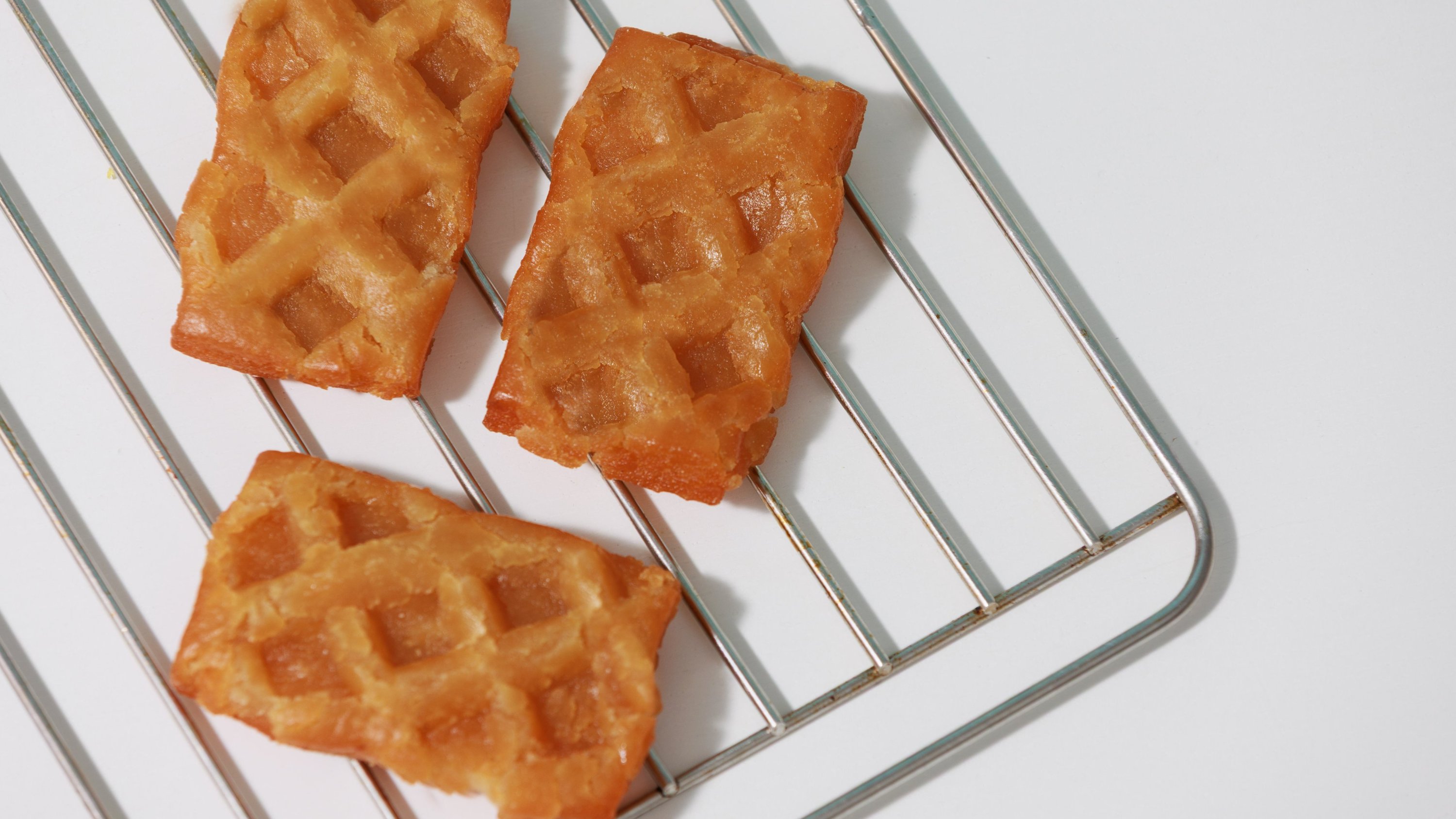 薬菓とワッフルの美味しさ [美味しいもの + 美味しいもの] '薬菓ワッフル'