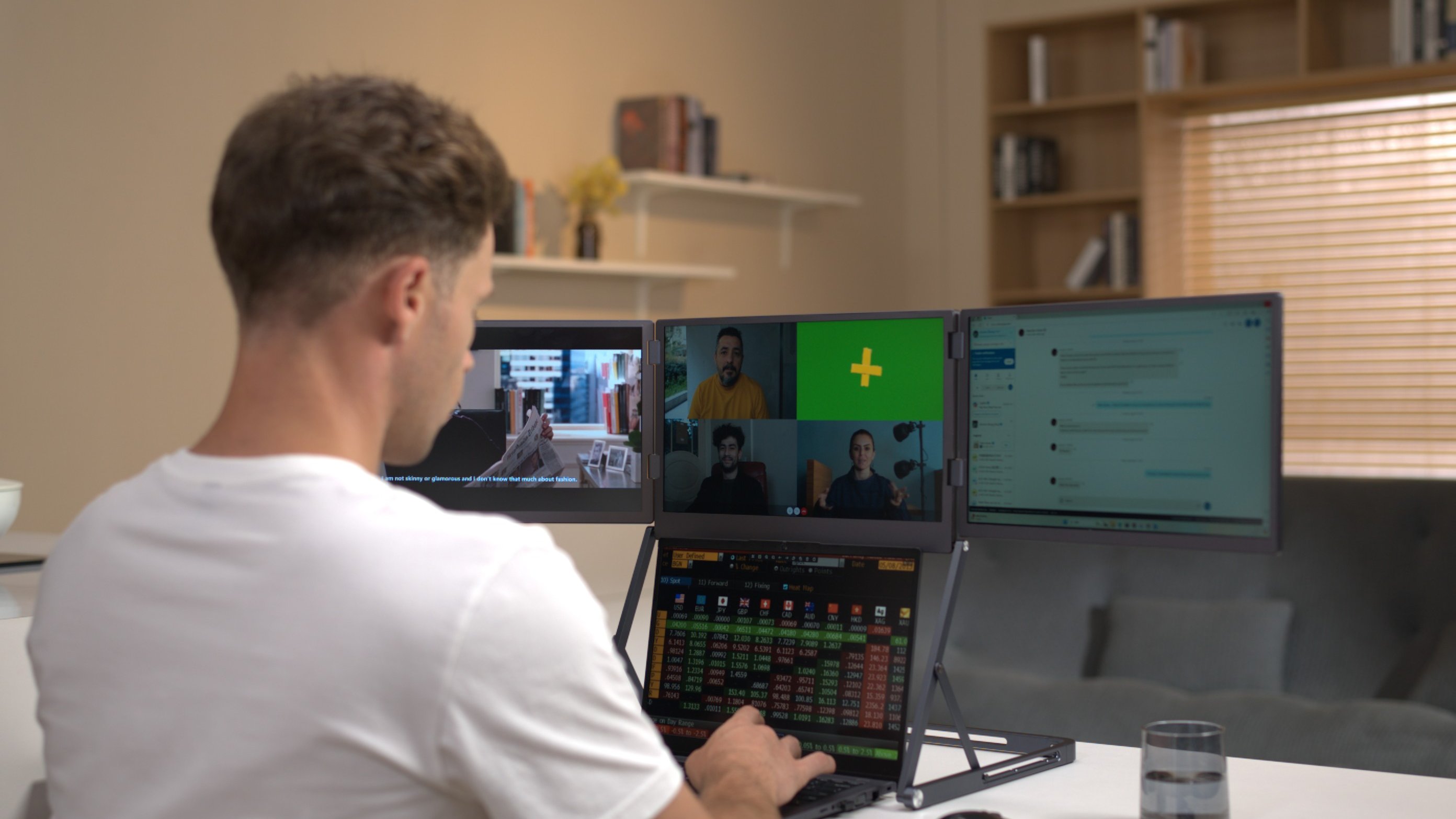 [10秒で4画面拡張] 開く瞬間、仕事のスピードが爆発する！
