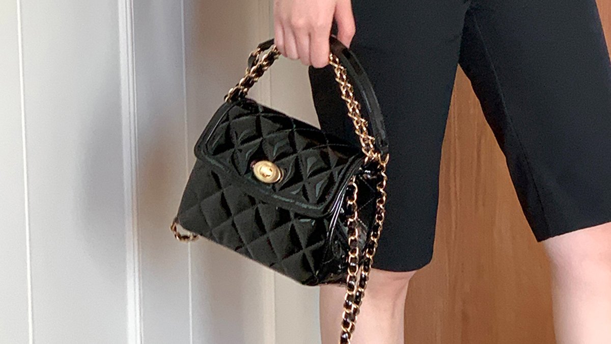[One bag three styles] A mini chain bag that complements any look