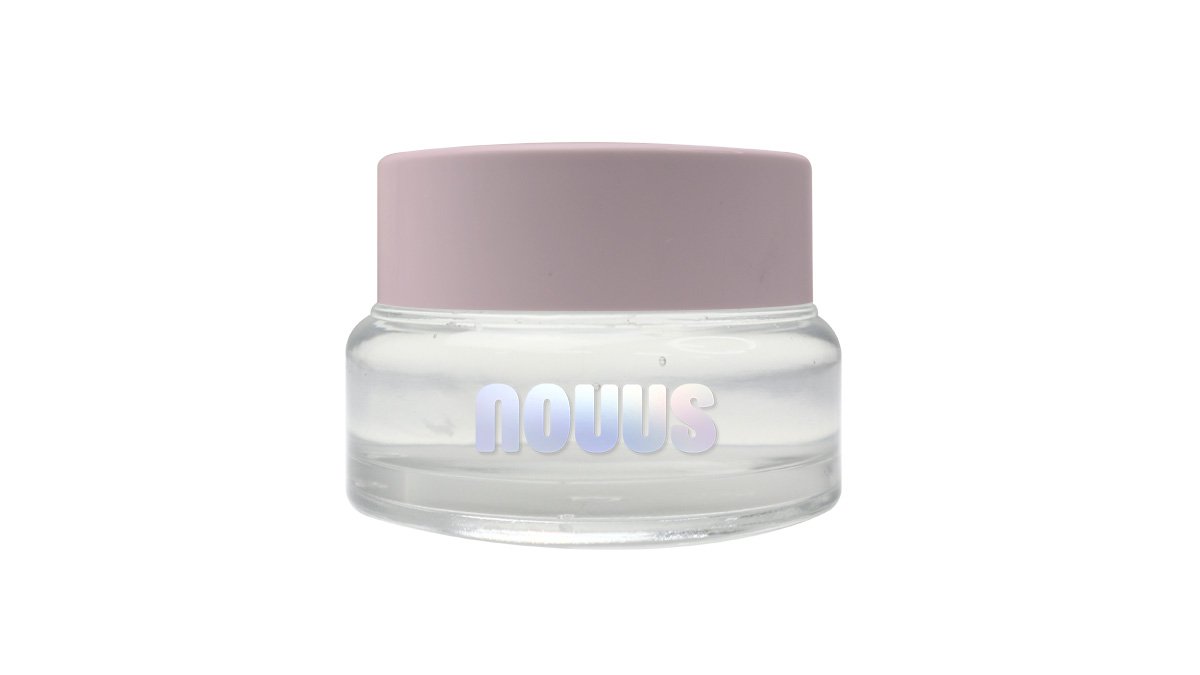 One jelly layer for pore-smoothing flawless makeup all day