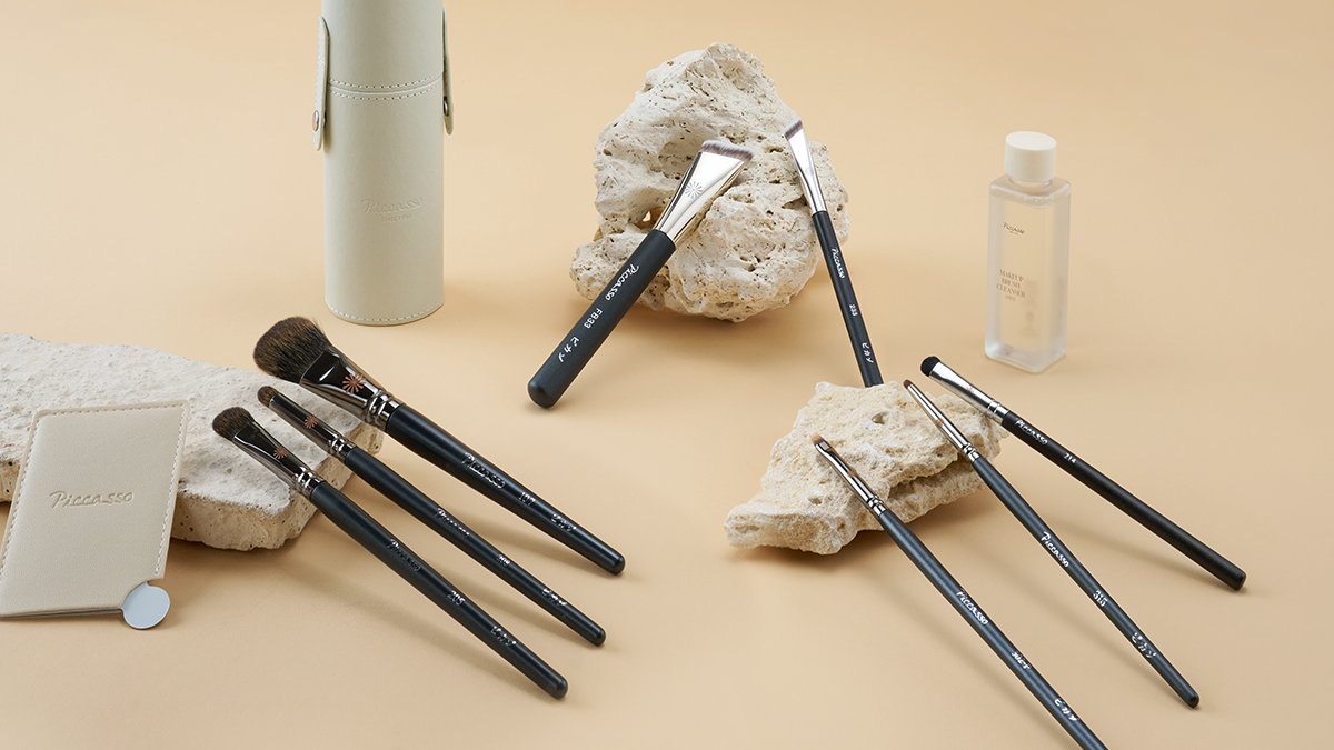 Korea's #1 [Picasso Brush] Just changed the brush and my skin texture looks different already.