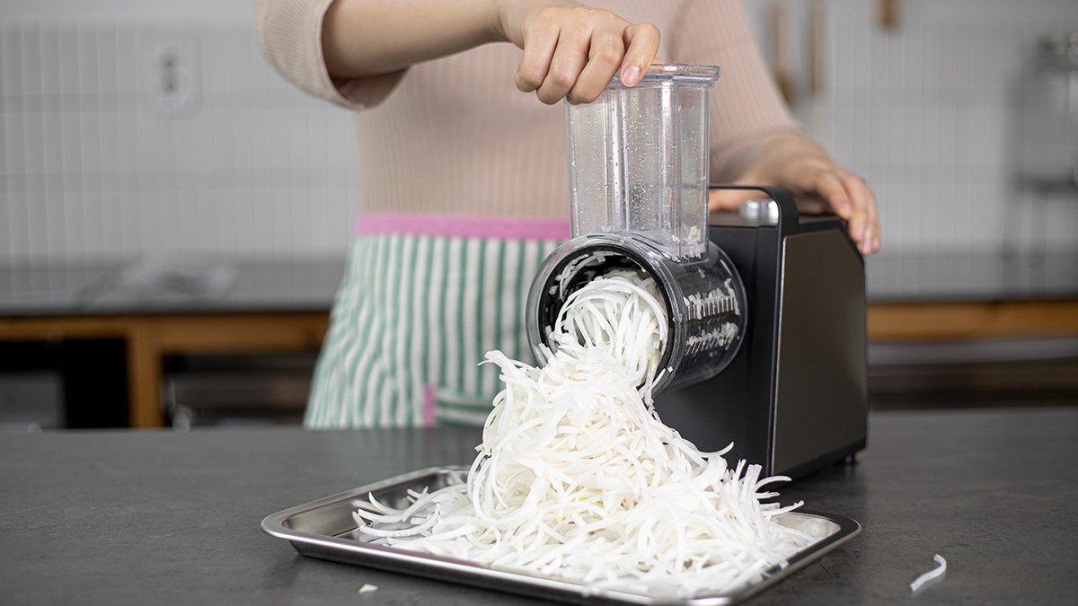 キムジャン必須アイテム！細切りもみじん切りもできる電動スライサー ワディズ限定特価 約6万円台