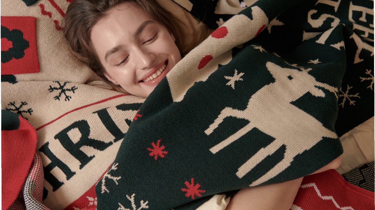 [Purchase Confirmation Event] Anti-Static & Germ-Free Christmas Jacquard Blanket with Tea Coaster