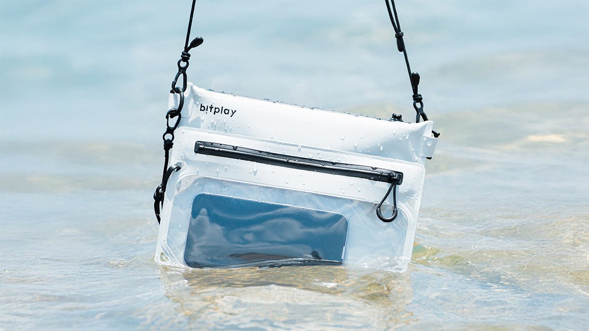 세상 편한 지퍼로 여닫는 IPX7 방수팩으로 소지품 완벽 보호!