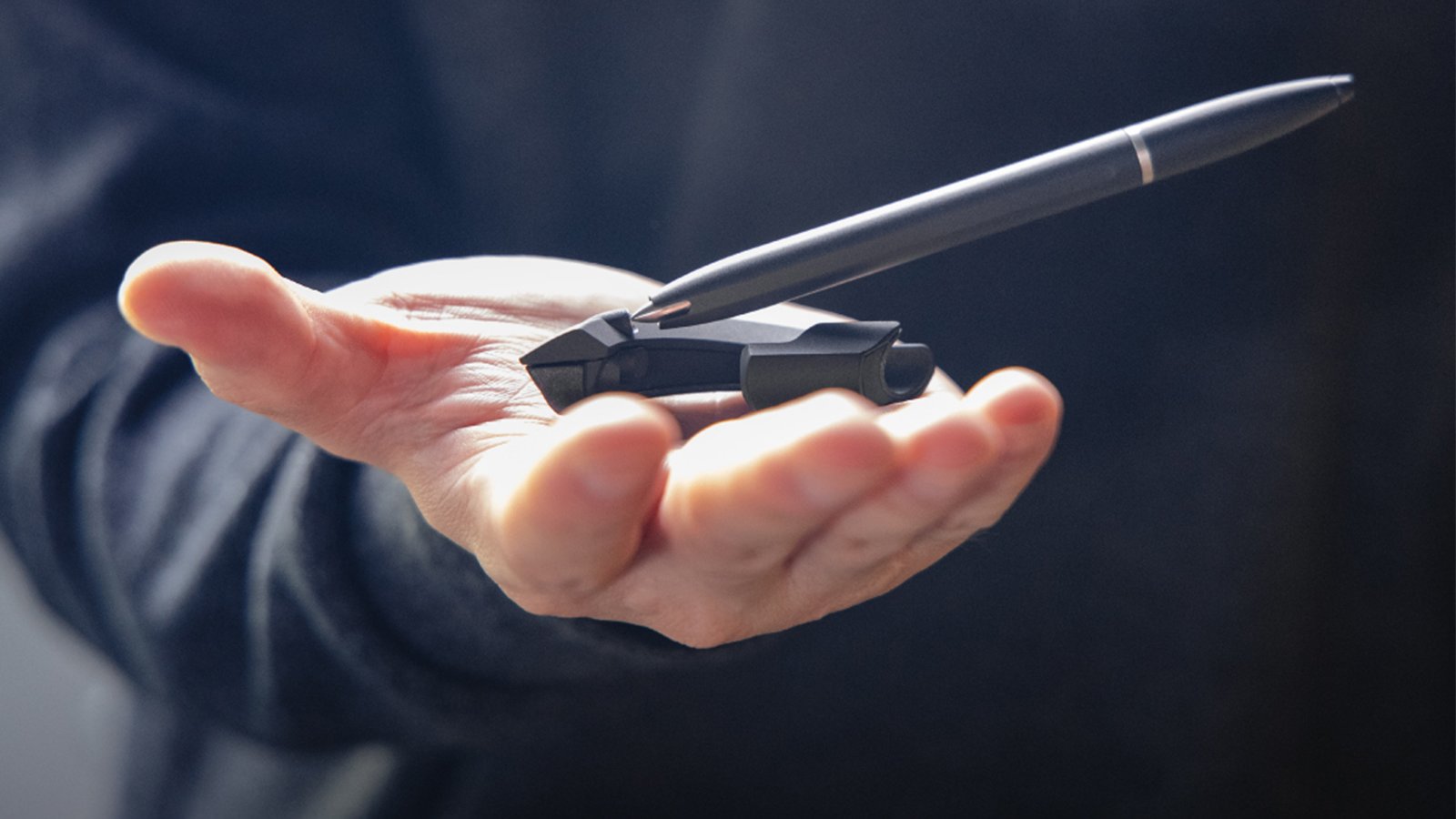HoverPen 4.0 Traverse: The Portable Floating Pen You Can Carry Anywhere
