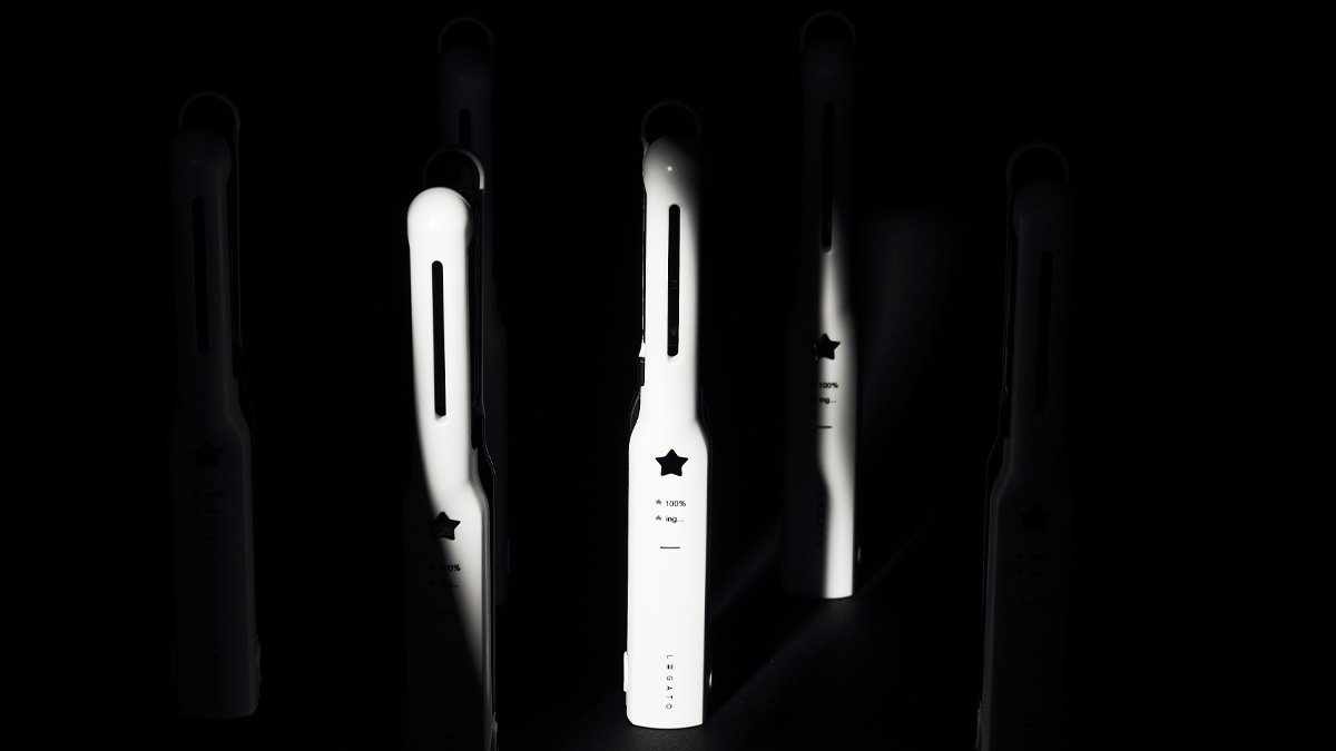 Around $40｜Touch up your hair as easily as your makeup with premium wireless styling
