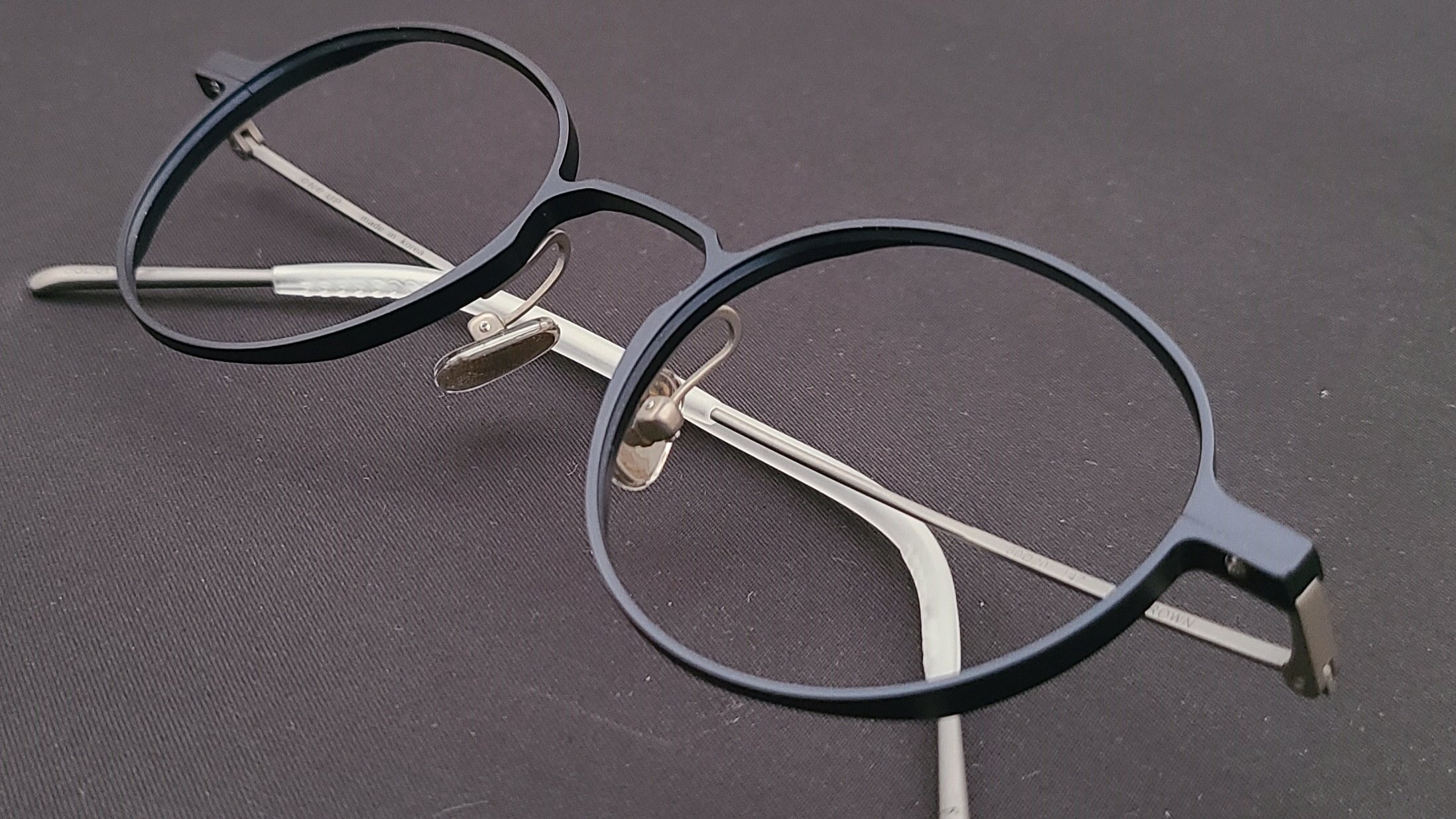 [국산 티타늄 안경] 7g 초경량 티타늄 라운드｜가벼움에 감각을 입히다