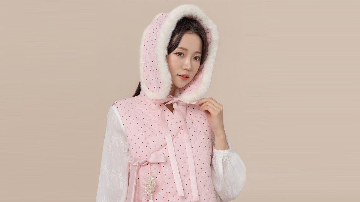 Hanbok Reimagined: Quilted Outerwear Scarf & Ear Muffs Set