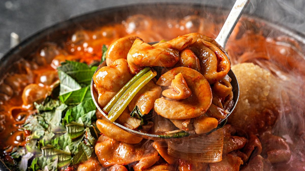 正宗新堂洞牛肠汤｜卫生又丰盛的美味牛肠锅，轻松在家享用！