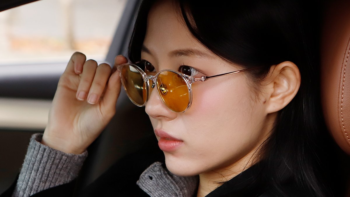 [太阳镜] 一秒自动折叠，革新驾驶体验——The Fold。