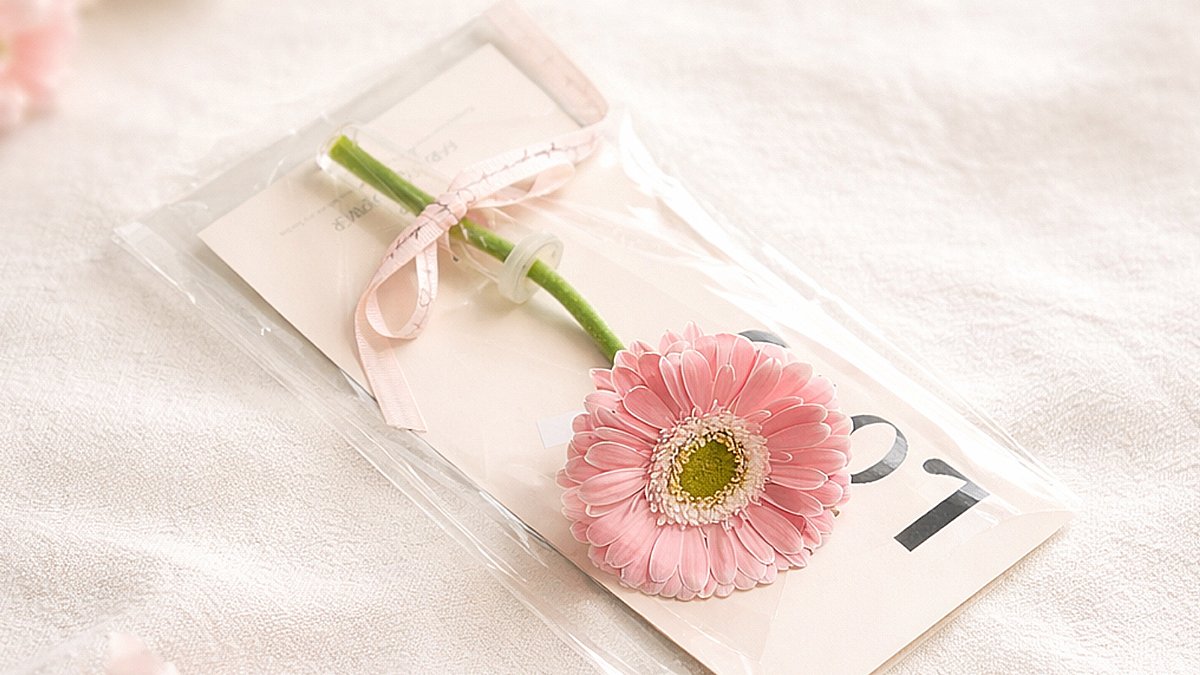 用鲜花传递心意的花卡，独一无二的感性回礼。