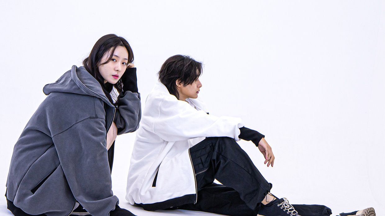 传统与现代交融的韩服连帽套装 - 토수후드집업套装