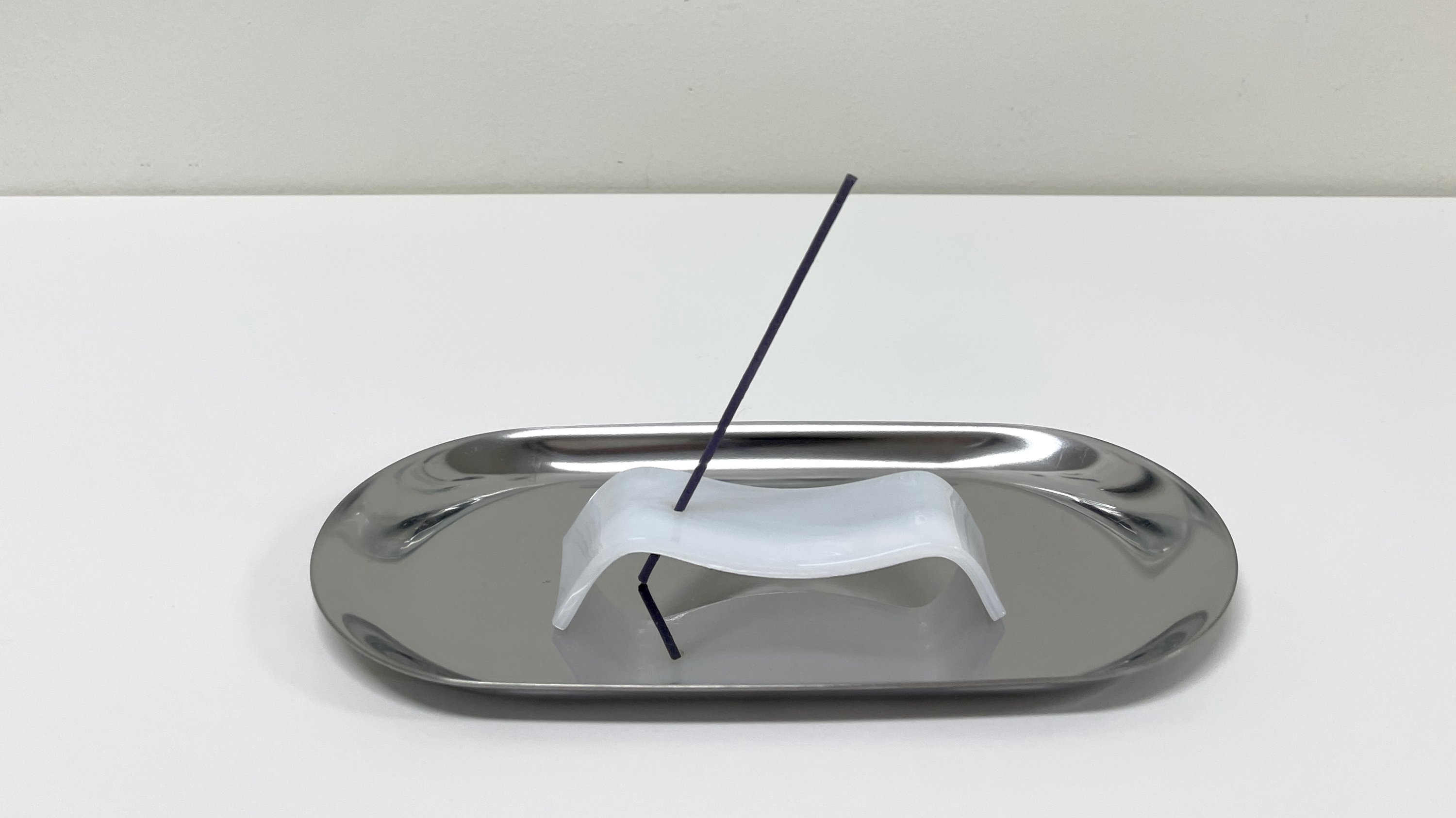 An Elegant Healing Object of Light and Scent <just 쉼>