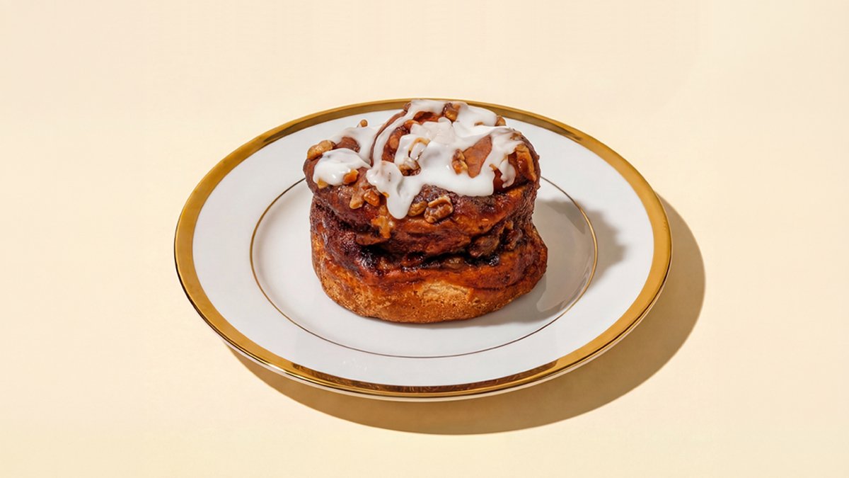 Crunchy Walnut & Rich Caramel Cinnamon Roll: Savor the crisp outside and chewy inside.