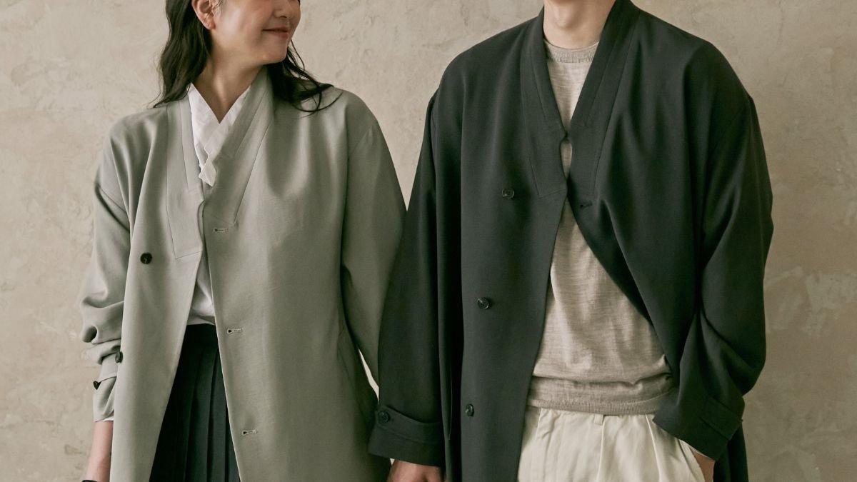 [Officially Certified] A Masterpiece by a 20-Year Artisan Durumagi Hanbok Coat Embracing Gyeongbokgung