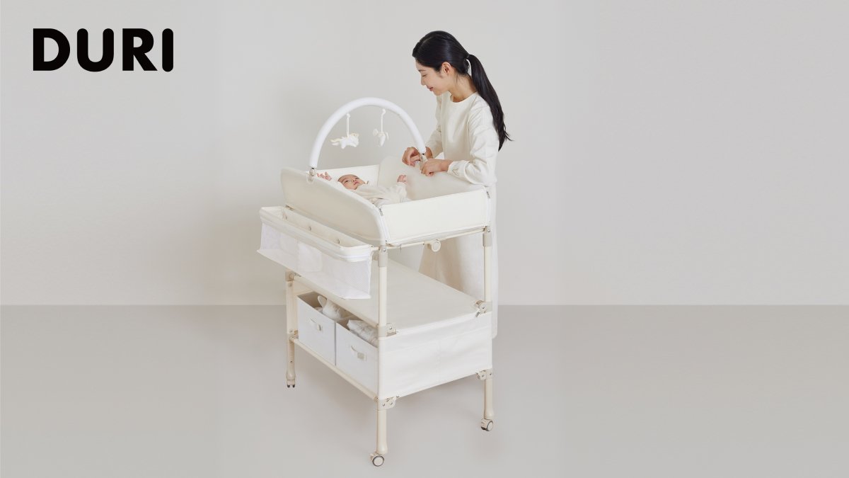 一手轻松收纳！节省空间的多功能折叠尿布台2.0