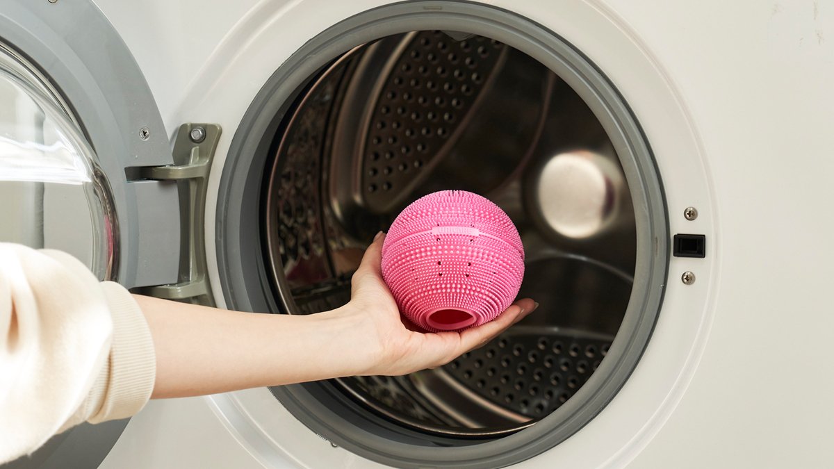 Luxury Laundry Balls Trusted to Erase Stubborn Stains and Pet Hair