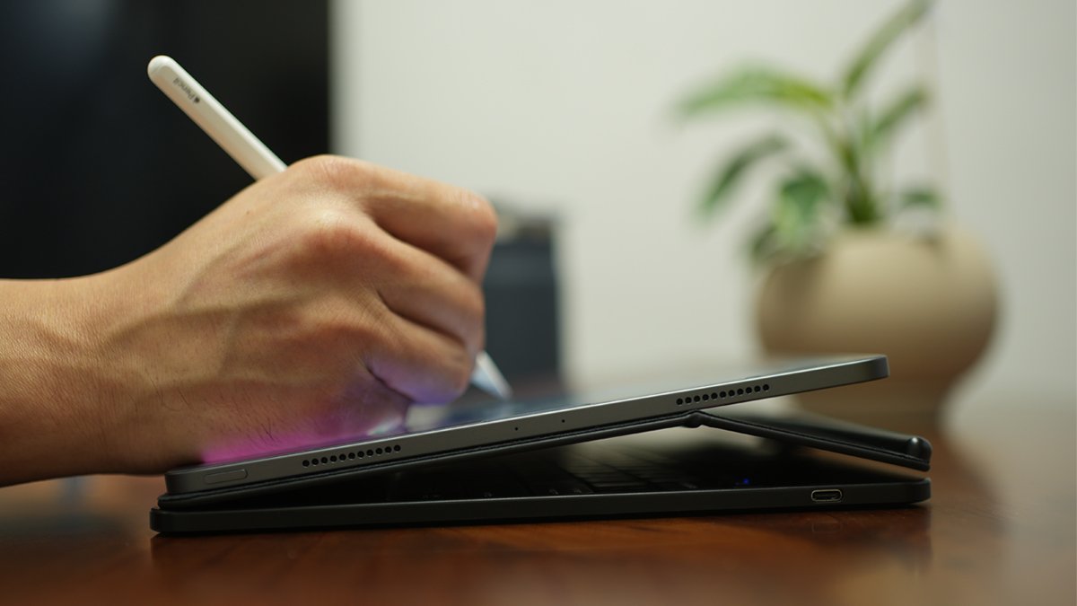 iPad Unleashed: 360° Rotation Trackpad Drawing Mode & 7-Color Backlight
