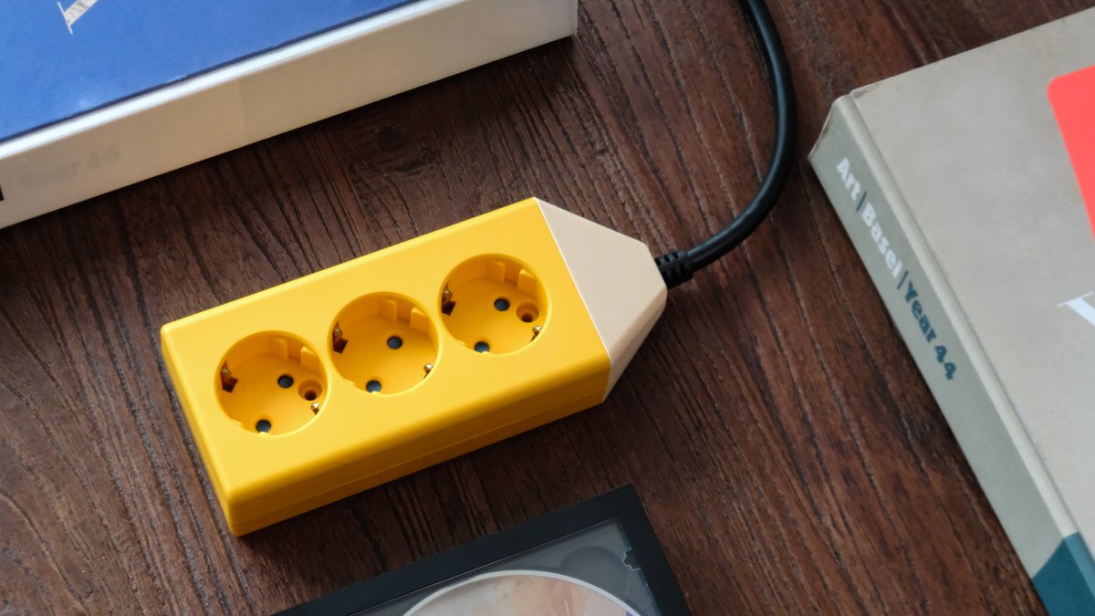 ペンシル型マルチタップ