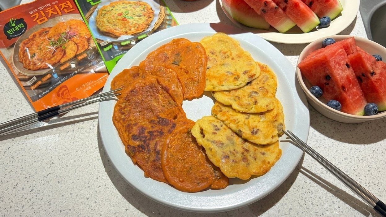 물만 넣고 흔들면 완성! 설거지 걱정없는 초간단 김치전∙녹두전