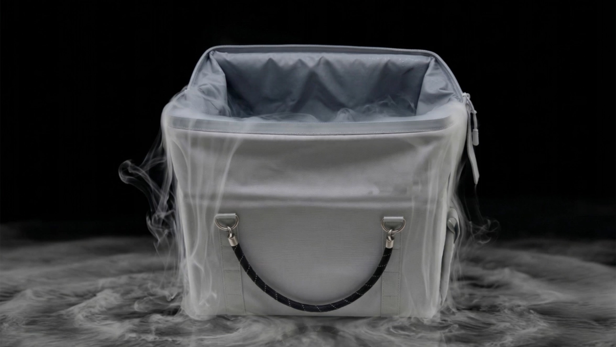 LG전자 연구원들이 일냈습니다.이건 접히는 냉장고 [글레아스노우백27L]