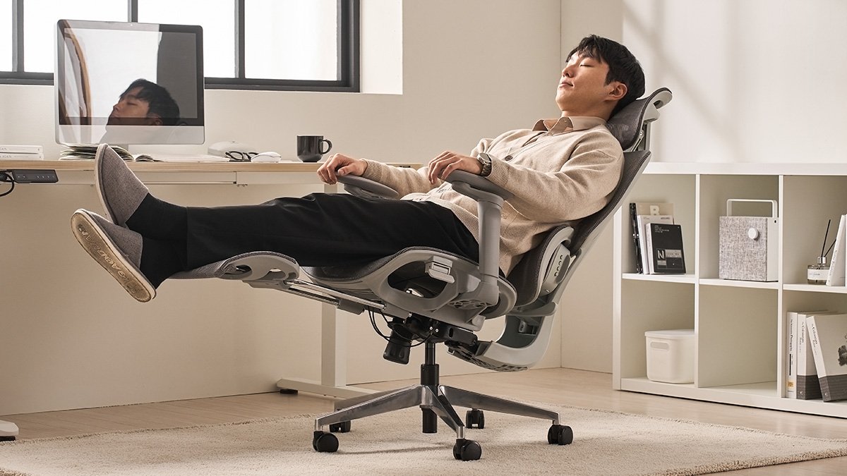 유일무이 20만원대 마사지 기능 탑재 오피스 체어, 풋레스트 포함!