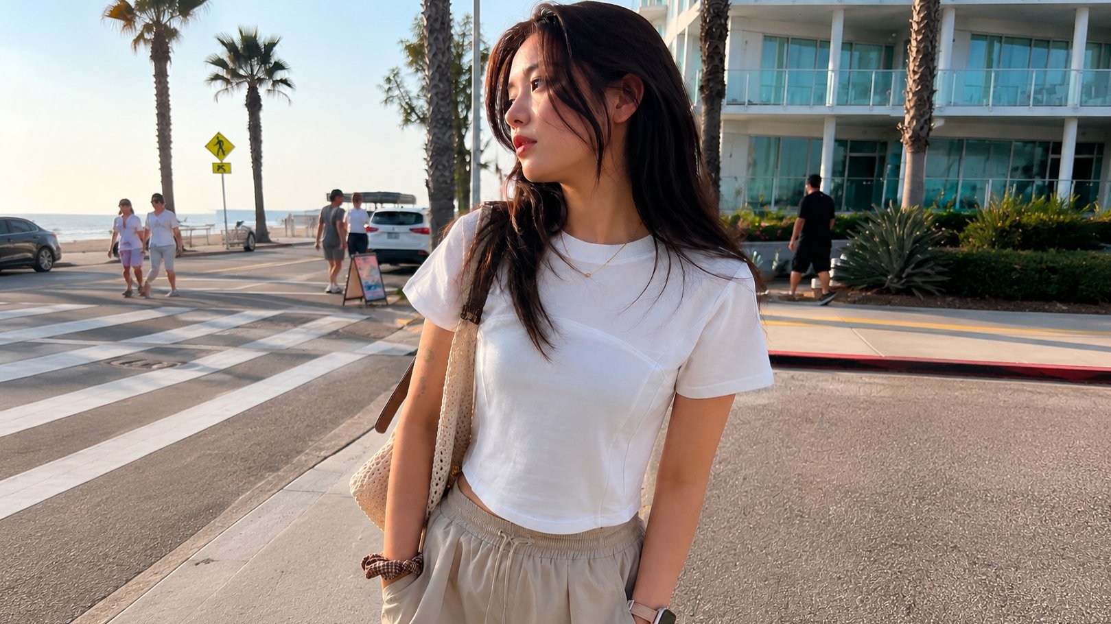 한 끗 차이로 더 슬림해 보이는 절개라인 여성 티셔츠 [한정 사은품증정]