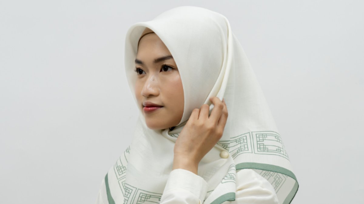 Hayan — A Hijab Built for 12 Hours