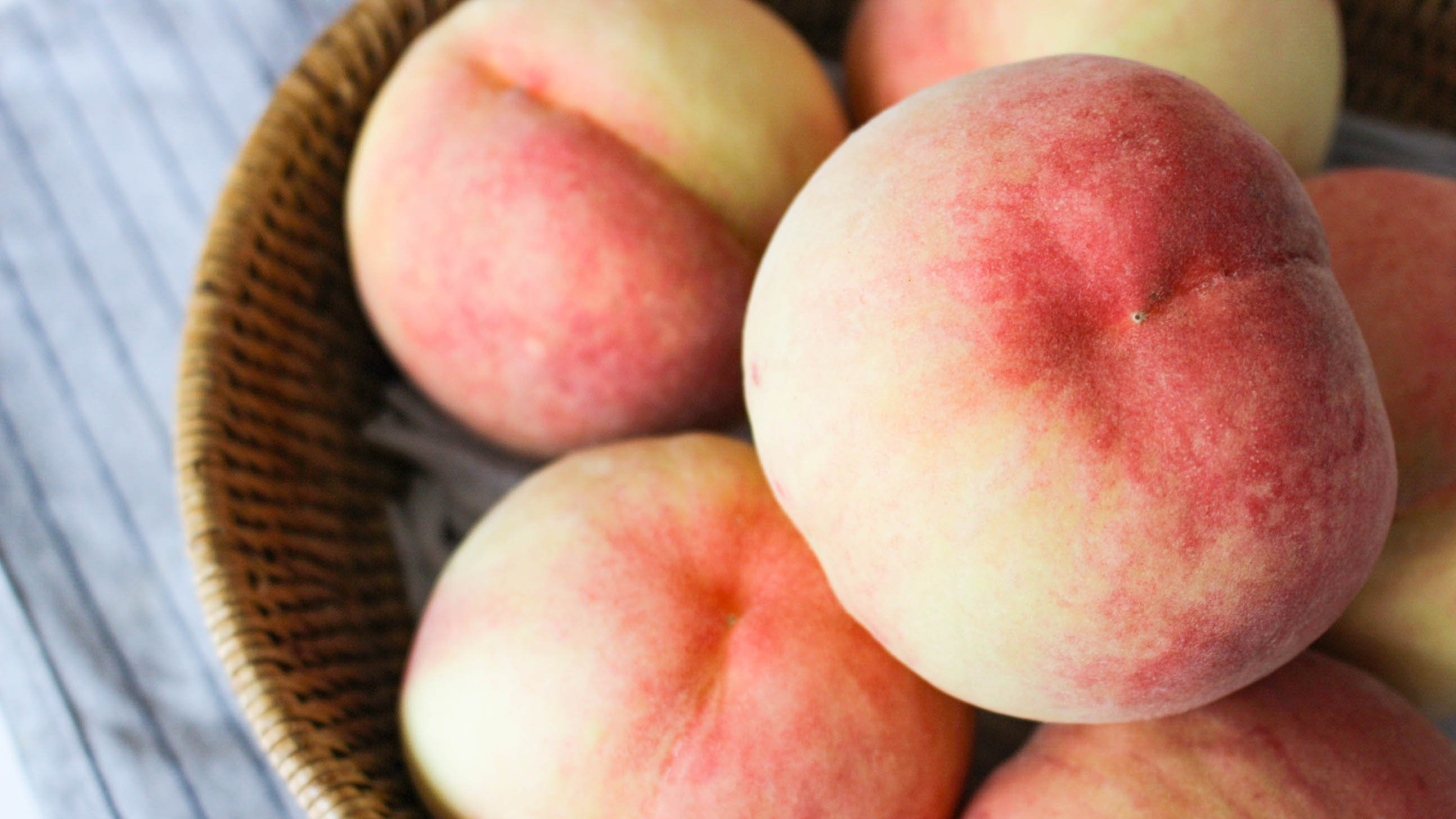 Get August’s Juiciest 3 Peach Varieties Delivered Fresh from the Farm!