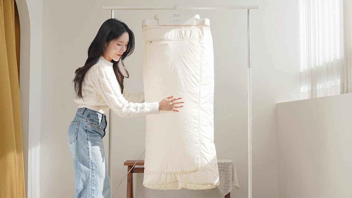 Say Goodbye to Damp Laundry Smell: Compact UV Sterilizing Clothes Dryer for Daily Freshness